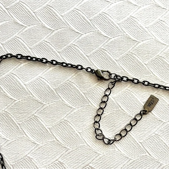 1928 Elegant Black Teardrop Pendant Necklace whimsigoth dark academia vintage - Picture 4 of 6